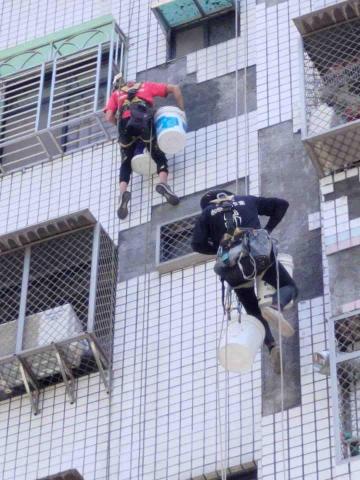 萬巒矽利康工程廠商推薦外牆修繕蜘蛛人