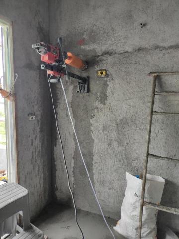 極興清潔 - 牆壁洗洞