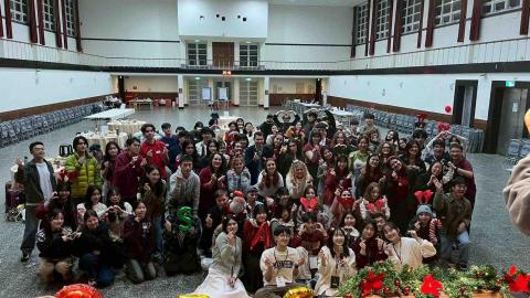 邱子瞳 - International Dinner 全體合照