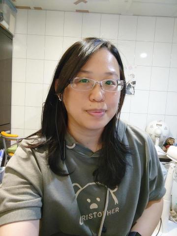 提供排版編輯服務的專家Alvine （Ms. 羅)