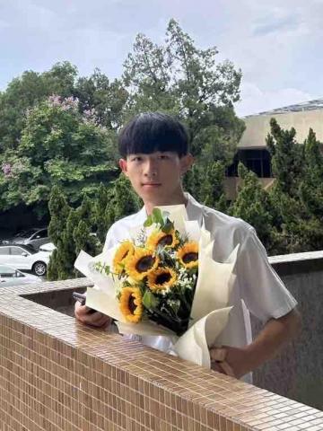 提供融蠟燈服務的專家李政融