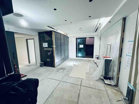 鑫展室內外油漆工程 - 全室批土 打磨 使用得利乳膠漆