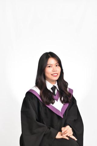 Mindy/古箏、鋼琴、二胡教學/專業商業拍攝、人像拍攝提供 - 臺灣藝術大學畢業照