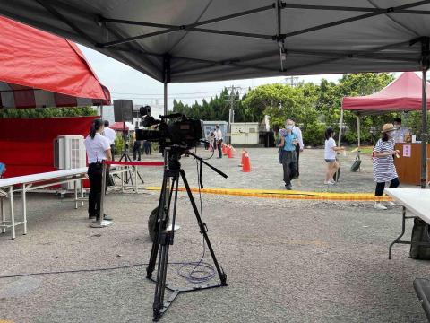 新點子錄影 - 股東大會影像紀錄，穩定比華麗更重要

【股東大會｜多機錄影】

股東大會重視的不只是流程順暢，更是資訊傳達清楚與影像紀錄完整。從報到動線、會議流程到重要決議畫面，每一個環節都必須準確呈現。

新點子錄影深耕活動錄影與直播製作超過十年，累積上千場政府機關、企業活動與大型會議拍攝經驗。即使流程緊湊、現場條件複雜，我們依然穩定完成任務，讓客戶安心交付。

對我們而言，影像不只是紀錄，而是完整保存每一個重要時刻。

⸻

服務項目

&bull; EFP 多機活動錄影
&bull; 政府典禮／記者會／企業年會
&bull; 校園活動／畢業典禮