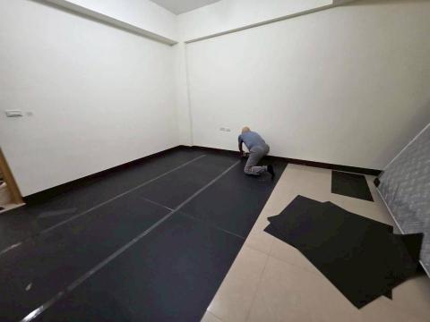 啓揚輕裝修工程(壁紙、窗簾、塑膠地磚) - 