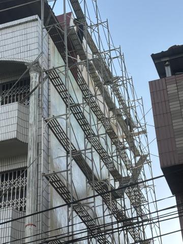 林瑩春 - 外牆防水