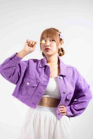 提供吉他換弦高雄服務的專家林均均