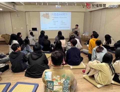 正向寵物行為訓犬師 米恩 - 兒福青少年生命教育演講