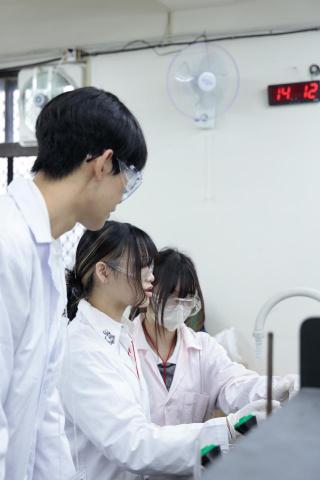 張容岳 - 帶小朋友做海藻晶球
