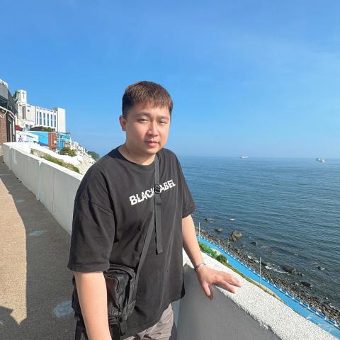 提供板橋宵夜外送服務的專家顏楷紘