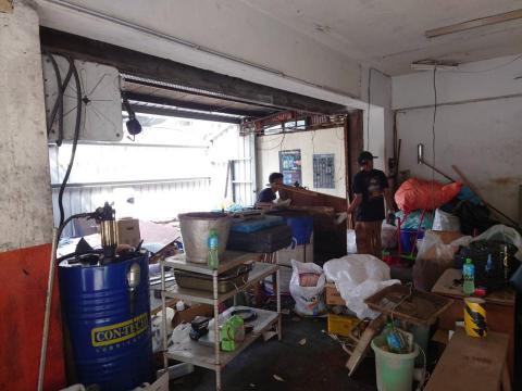 職人拆除 - 汽修廠雜物用品清運
