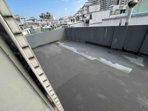 建弘裝潢工程有限公司 - 頂樓防中塗