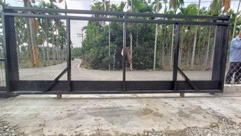 黃敬忠 - 大門電動門