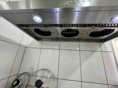 美里 Melanie | 家事管理&middot;空間維護 - 清理抽油煙機陳年油垢