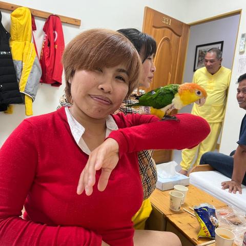 提供外送員服務的專家鍾小姐