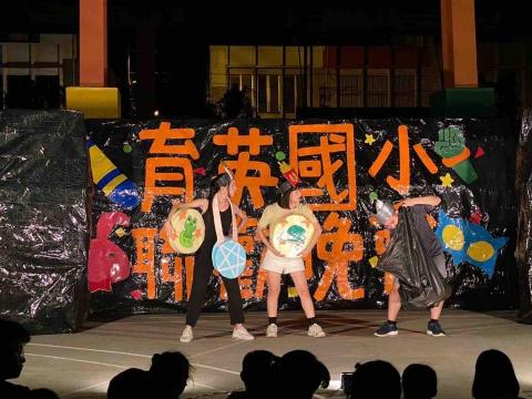 陳可軒 - 戲劇表演照片（我是左一）