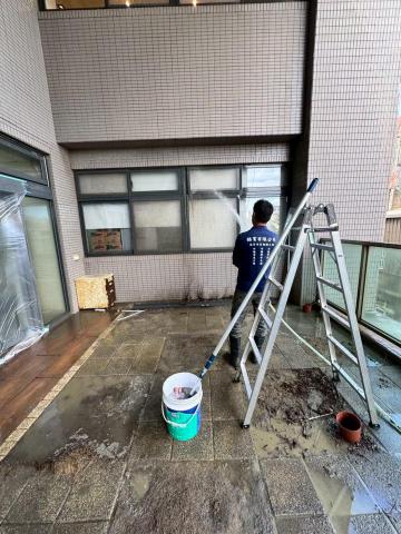 錩育有限公司 - 桃園市大園圖書館-外牆清洗