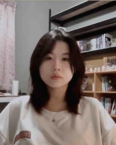 提供高雄衝浪教學服務的專家張瑩婕