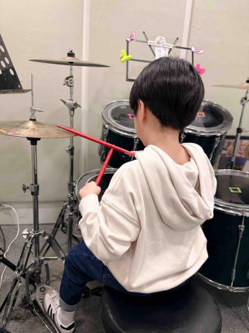 剛果老師 爵士鼓教學 樂團演出 - 幼兒教學