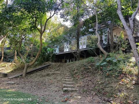 自己接案 - 金桔觀光工廠的建築物照