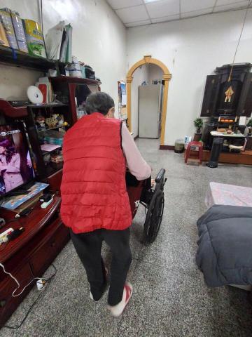 專業照服員雲乙 - 居家室內走路