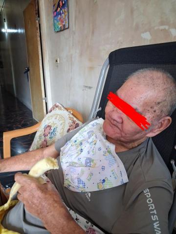 專業照服員雲乙 - 是一個家屬求助照顧協助，阿公剛出院，非常愛他的家屬不知如何着手照顧，協助扶具，洗澡，喂食，運動，看視，聊天，7天的協助，我要離開前阿公默默流下眼淚