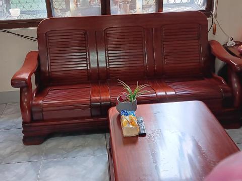 淨淨居家 - 木製桌椅打蠟後光亮如新