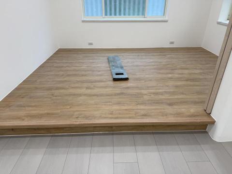 昕陽裝潢 - Spc卡扣地板6.5mm倒角完工圖