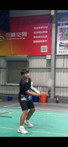 提供羽球課程服務的專家泰瑋