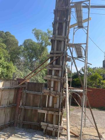 邱冠輝 - 4米柱子