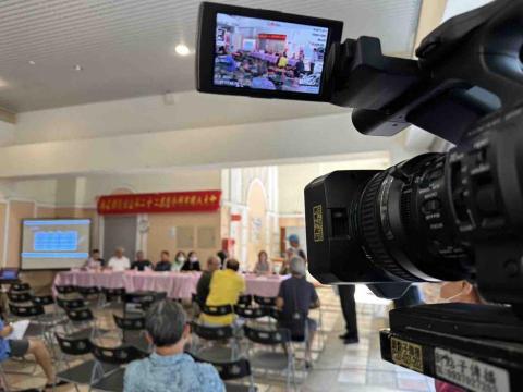 新點子錄影 - 【社區區權人大會｜專業影像紀錄】

社區區權人大會是凝聚住戶共識與決策的重要時刻。多年來，新點子錄影持續承接本社區單機拍攝紀錄工作，對會議流程與拍攝節奏早已熟稔，能在不干擾會議進行的情況下，穩定掌握每個發言與決議重點。

透過連續多年累積的經驗，我們精準記錄報告內容、住戶提問與表決過程，確保影像與聲音清晰完整，讓所有決策過程都有據可循，提供社區長久保存與日後查閱的重要依據。

穩定、細膩、不中斷，讓每一次會議紀錄都值得信賴。

&mdash;

#區權人大會
#社區會議紀錄
#活動錄影
#影音紀錄
#新點子錄影