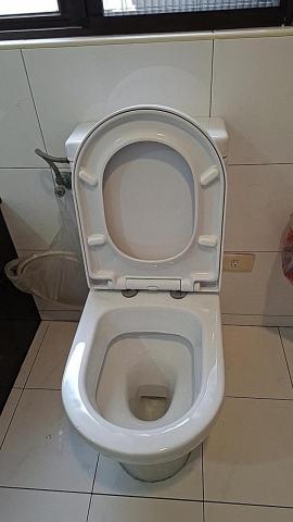 柚子清潔工作室 - 2／27日下午清潔重度結石馬桶，清潔後