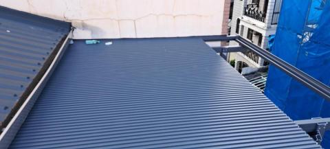 呂百仕 - 長城板施工