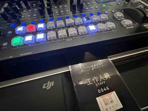 新點子錄影 - 新點子錄影本次於台北市政府親子劇場執行踢踏舞年度公演 EFP 多機拍攝任務。舞台燈光節奏明快、舞者步伐俐落，每一聲踢踏聲都踩在節拍上，現場氣氛熱烈精彩。

我們透過專業導播切換與多機位配置，精準掌握全景編排與舞者特寫，確保畫面節奏與表演完美同步。從燈光變化到舞步細節，都完整收錄，讓舞台魅力真實呈現。

每一場演出都無法重來，穩定與專業，是我們給客戶最安心的承諾。

⸻

#新點子錄影
#EFP多機拍攝
#踢踏舞表演
#台北市政府親子劇場
#現場導播
#活動錄影
#舞台演出紀錄
#穩定專業團隊