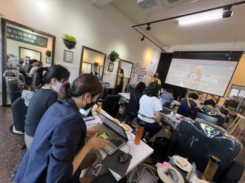 前行管顧科技/王俊傑 - line官方帳號經營課程
協助美業業者打造自己的line官方帳號與經營教學