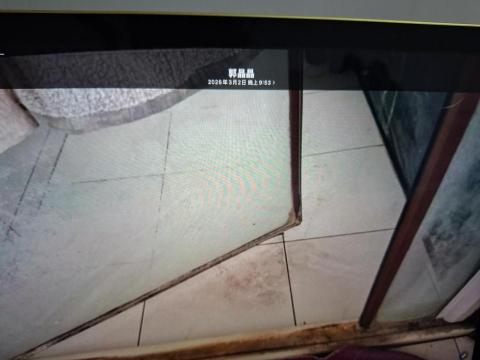 柚子清潔工作室 - 2／27日下午的重度浴廁清潔，客人傳給我的乾濕分離玻璃，