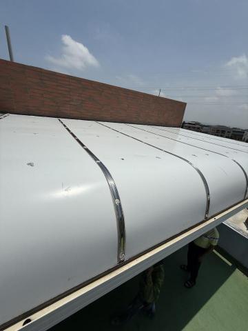 丞邑鋼構 - 採光罩更換塑鋁板