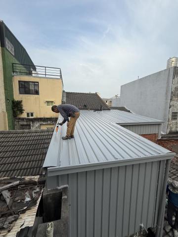 丞邑鋼構 - 鋼構搭建浪板施工