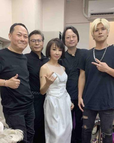 剛果老師 爵士鼓教學 樂團演出 - 范怡文演唱會演奏