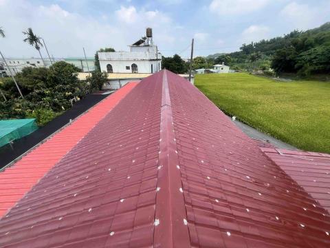 千云工程行 - 民宅 琉璃瓦鐵皮 水性防水滲透底漆 施工完成照片