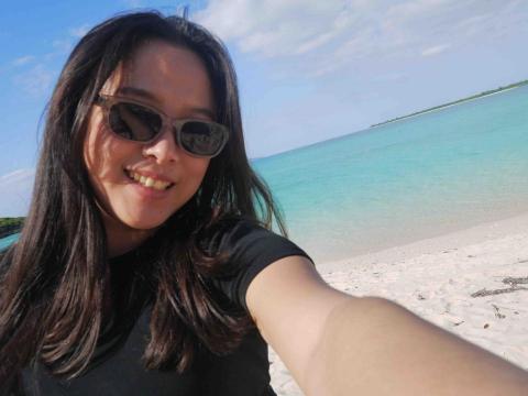 提供美國加州服務的專家Kerri