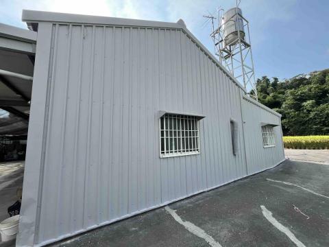 千云工程行 - 民宅 琉璃瓦鐵皮 水性防水隔熱面漆 施工完成照片