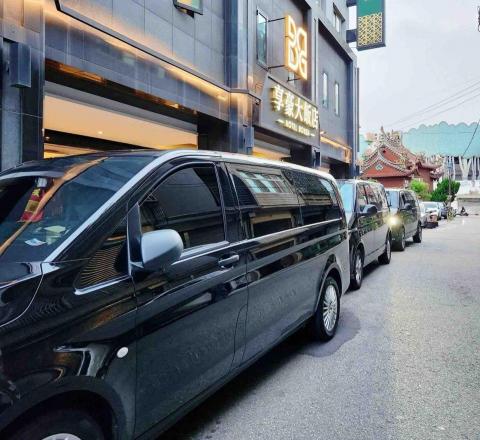 京樂旅遊車隊_小邱 - 