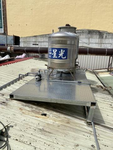 丞邑鋼構 - 水塔平台支撐架施工