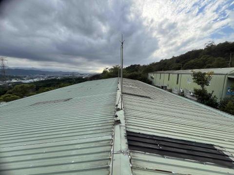 千云工程行 - 太陽能案場  架設光電板前  屋頂鐵皮保養 防水防鏽 施工前