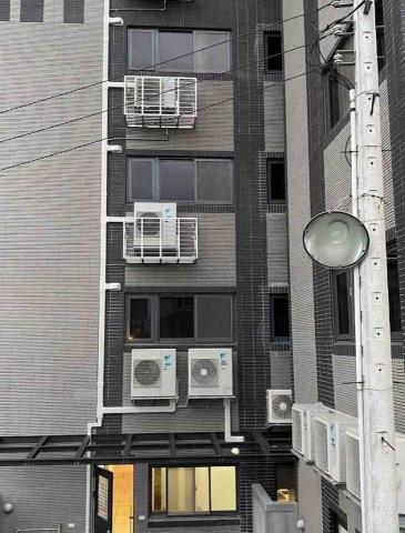 勝陽空調電器行 - 全棟分離式冷氣安裝與銅管修飾槽安裝