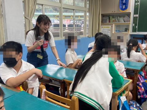聶瑜葶 - 國小入班宣導照片