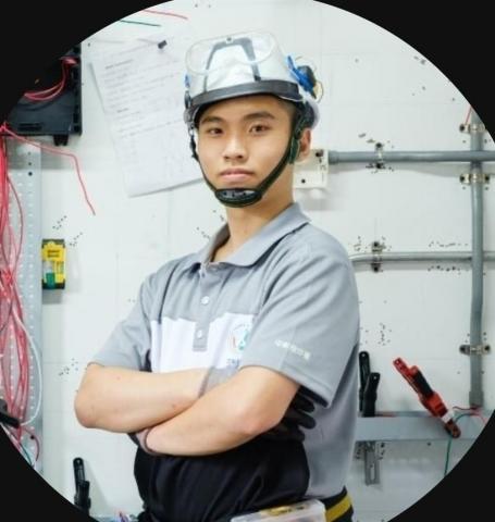 提供油漆刷組服務的專家李宇翔