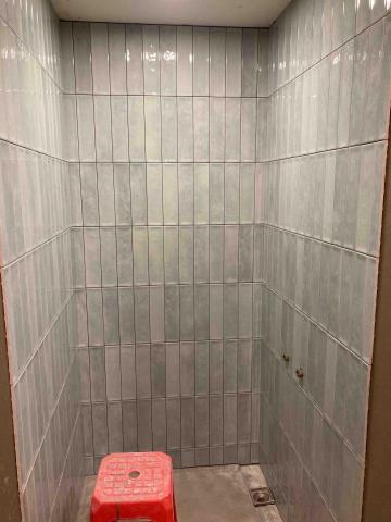 奇亞工程行 - 浴室翻新案例分享：遠雄未來家
壁磚貼完換地磚！（尚未填縫）