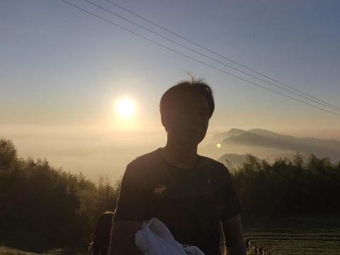 提供臉盆服務的專家啊智